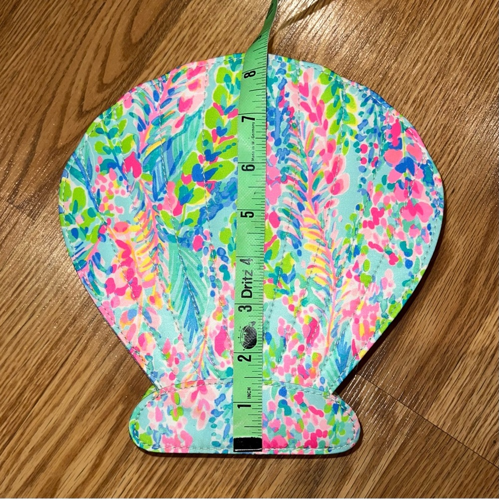 Lilly Pulitzer Shell-Shaped Makeup Case - Picture 4 of 5